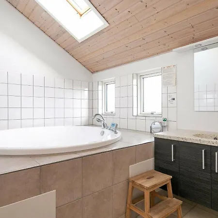 Luxury Retreat With - By Traum