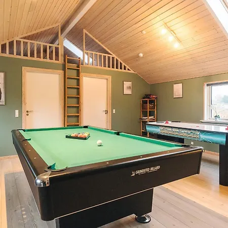 Luxury Retreat With - By Traum Nyaraló *