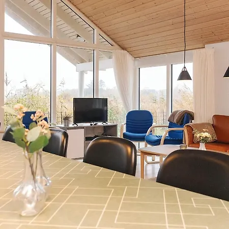 Luxury Retreat With - By Traum Nyaraló Millinge