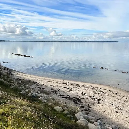 Luxury Retreat With - By Traum Millinge