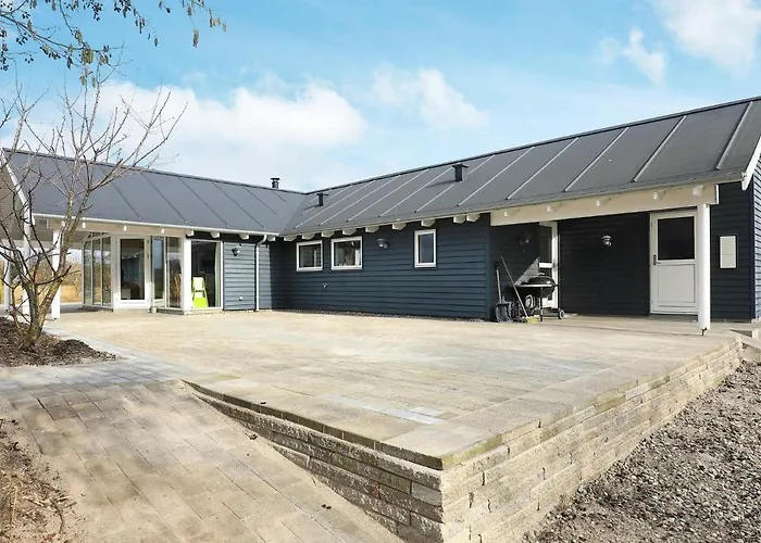 Luxury Retreat With - By Traum *